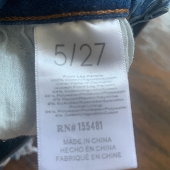 SIMPLE SOCIETY MIDRISE DISTRESS JEANS - Picture 4 of 7